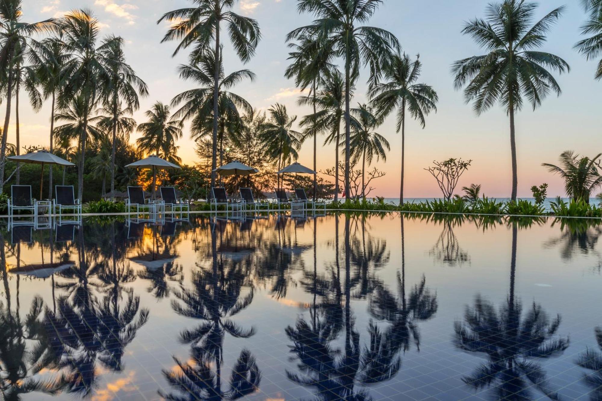 Kantary Beach Hotel Villas & Suites Кхаулак Экстерьер фото